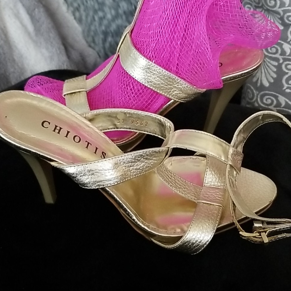 Heels - Picture 2 of 6
